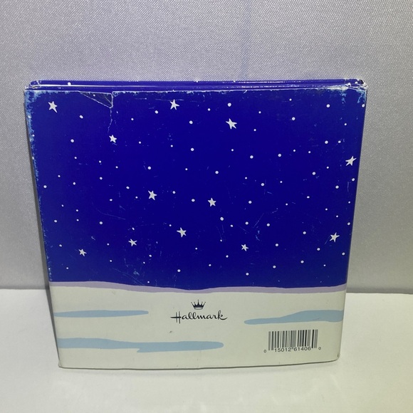 Hallmark the joy of a peanuts Christmas, 50 years of holiday comics  book - Picture 2 of 6